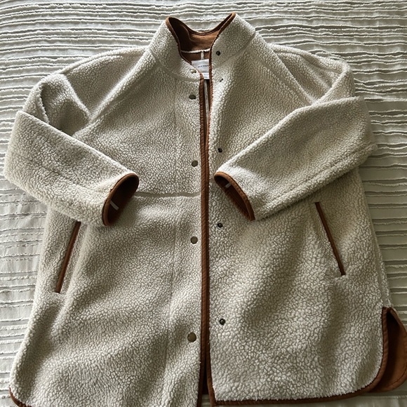 White teddy coat with brown lining from OLD NAVY - Picture 4 of 4